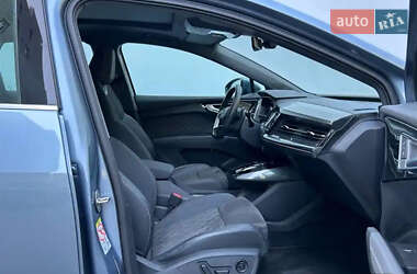 Внедорожник / Кроссовер Audi Q4 e-tron 2023 в 