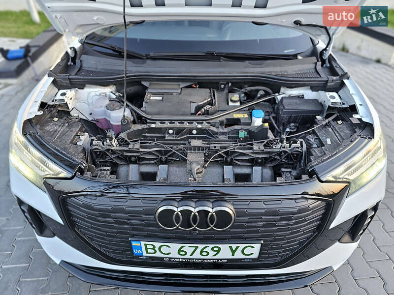 Внедорожник / Кроссовер Audi Q4 e-tron 2023 в Львове