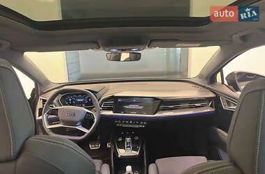 Позашляховик / Кросовер Audi Q4 e-tron 2023 в 