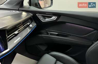 Внедорожник / Кроссовер Audi Q4 e-tron 2025 в 