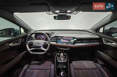 Внедорожник / Кроссовер Audi Q4 e-tron 2023 в 