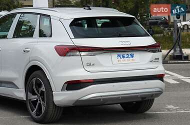 Внедорожник / Кроссовер Audi Q4 e-tron 2025 в 
