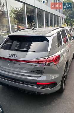 Позашляховик / Кросовер Audi Q4 e-tron 2025 в 