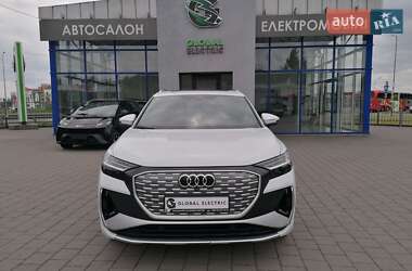 Позашляховик / Кросовер Audi Q4 e-tron 2023 в 
