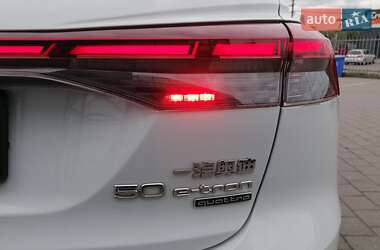 Позашляховик / Кросовер Audi Q4 e-tron 2023 в 