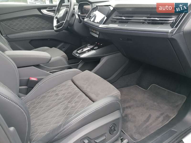 Позашляховик / Кросовер Audi Q4 e-tron 2023 в Мукачевому