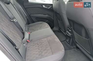 Позашляховик / Кросовер Audi Q4 e-tron 2023 в 