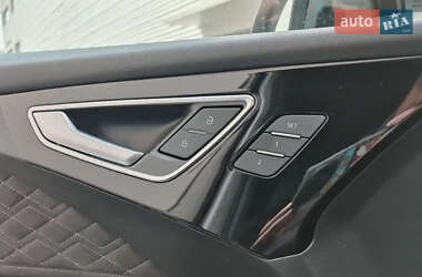 Внедорожник / Кроссовер Audi Q4 e-tron 2023 в 