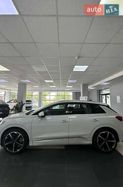 Внедорожник / Кроссовер Audi Q4 e-tron 2023 в 