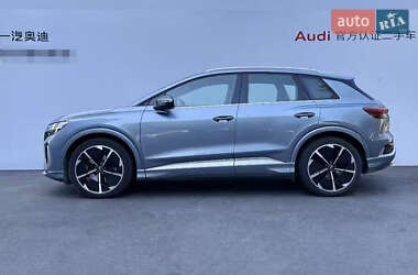 Внедорожник / Кроссовер Audi Q4 e-tron 2023 в 