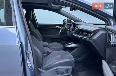 Внедорожник / Кроссовер Audi Q4 e-tron 2023 в 