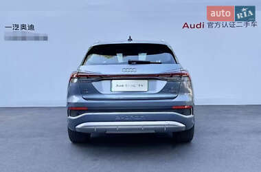 Внедорожник / Кроссовер Audi Q4 e-tron 2023 в 