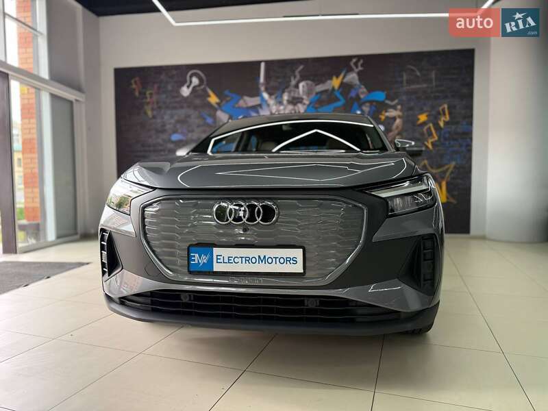 Внедорожник / Кроссовер Audi Q4 e-tron 2022 в 