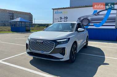 Позашляховик / Кросовер Audi Q4 e-tron 2025 в 