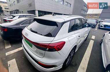 Внедорожник / Кроссовер Audi Q4 e-tron 2023 в 