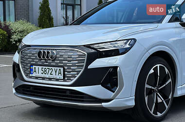 Внедорожник / Кроссовер Audi Q4 e-tron 2023 в 