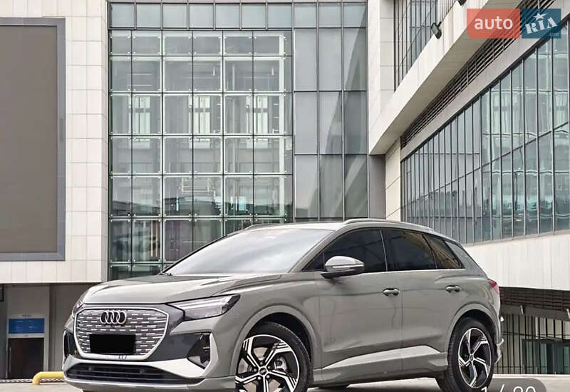 Audi Q4 e-tron 2023