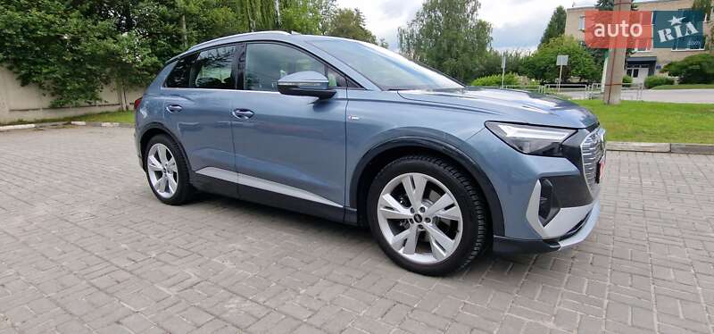 Внедорожник / Кроссовер Audi Q4 e-tron 2023 в Тернополе
