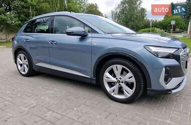 Позашляховик / Кросовер Audi Q4 e-tron 2023 в 