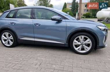 Позашляховик / Кросовер Audi Q4 e-tron 2023 в 