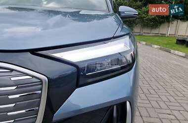 Позашляховик / Кросовер Audi Q4 e-tron 2023 в 