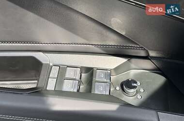 Позашляховик / Кросовер Audi Q4 e-tron 2024 в 