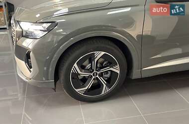 Внедорожник / Кроссовер Audi Q4 e-tron 2025 в 