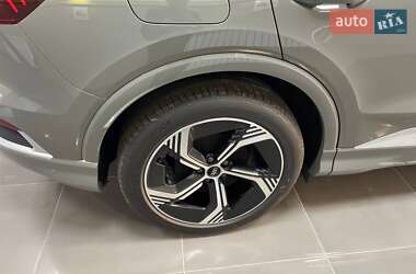 Внедорожник / Кроссовер Audi Q4 e-tron 2025 в 