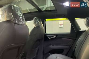 Внедорожник / Кроссовер Audi Q4 e-tron 2025 в 