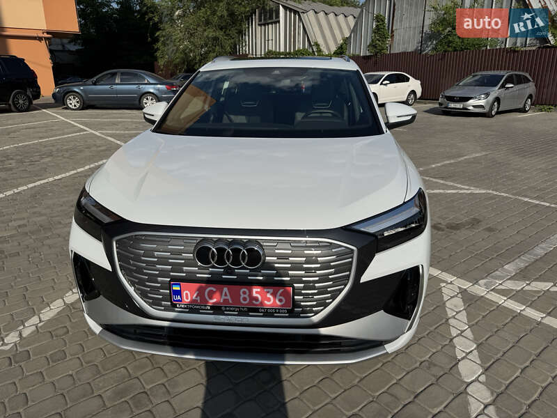 Внедорожник / Кроссовер Audi Q4 e-tron 2023 в 