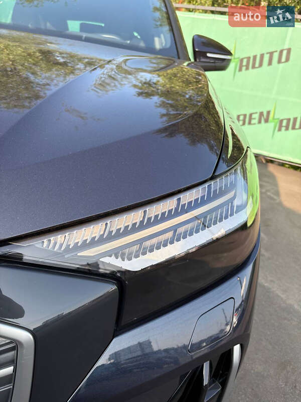 Позашляховик / Кросовер Audi Q4 e-tron 2024 в Києві