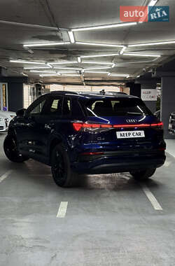 Позашляховик / Кросовер Audi Q4 e-tron 2023 в 