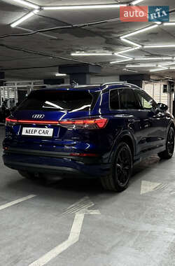 Позашляховик / Кросовер Audi Q4 e-tron 2023 в 
