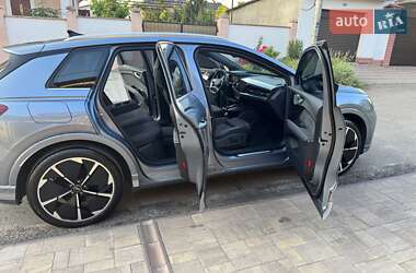 Внедорожник / Кроссовер Audi Q4 e-tron 2023 в 