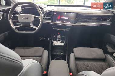 Позашляховик / Кросовер Audi Q4 e-tron 2023 в 