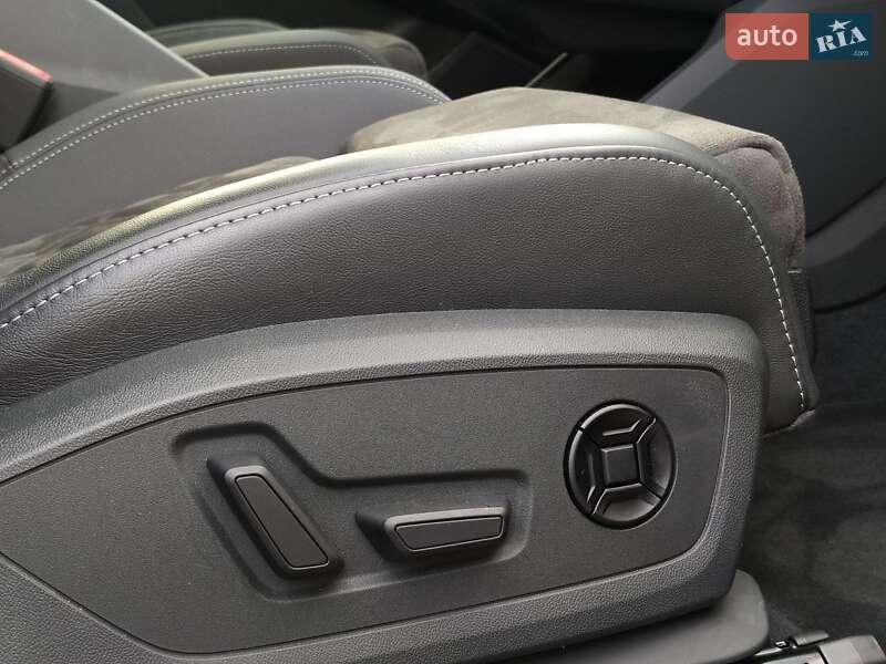 Позашляховик / Кросовер Audi Q4 e-tron 2023 в Києві