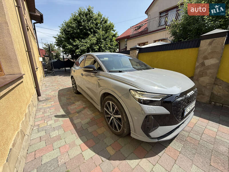 Позашляховик / Кросовер Audi Q4 e-tron 2023 в Львові