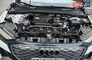 Внедорожник / Кроссовер Audi Q4 e-tron 2023 в 