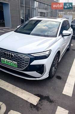 Внедорожник / Кроссовер Audi Q4 e-tron 2023 в 