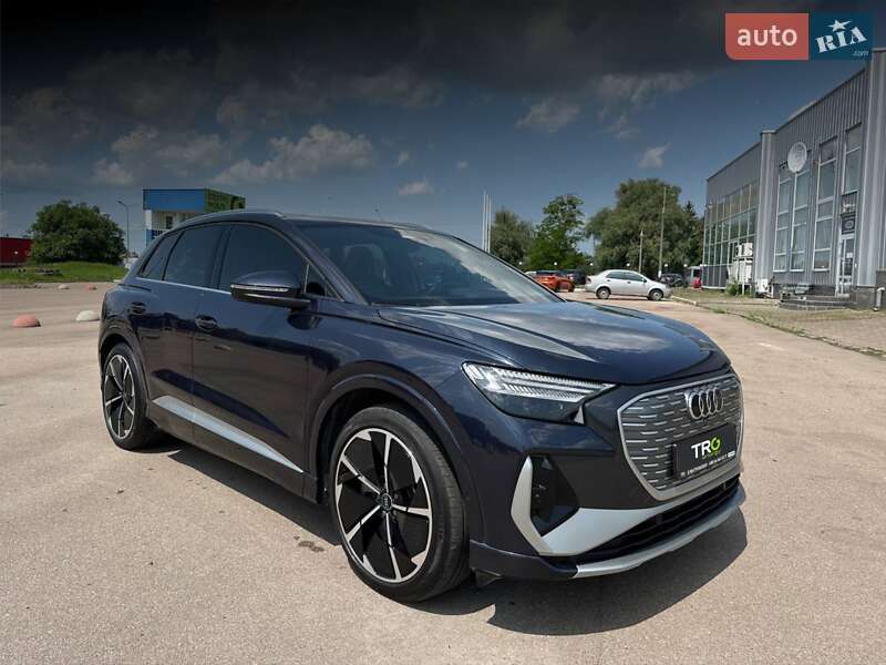 Позашляховик / Кросовер Audi Q4 e-tron 2023 в 