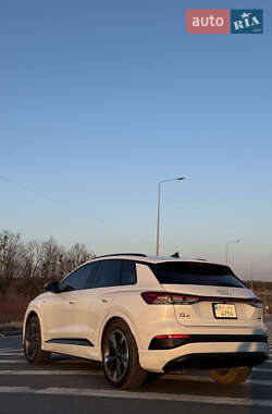 Внедорожник / Кроссовер Audi Q4 e-tron 2023 в 