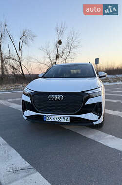Внедорожник / Кроссовер Audi Q4 e-tron 2023 в 