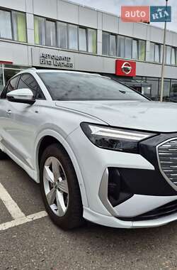 Внедорожник / Кроссовер Audi Q4 e-tron 2023 в 
