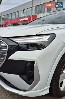 Внедорожник / Кроссовер Audi Q4 e-tron 2023 в 