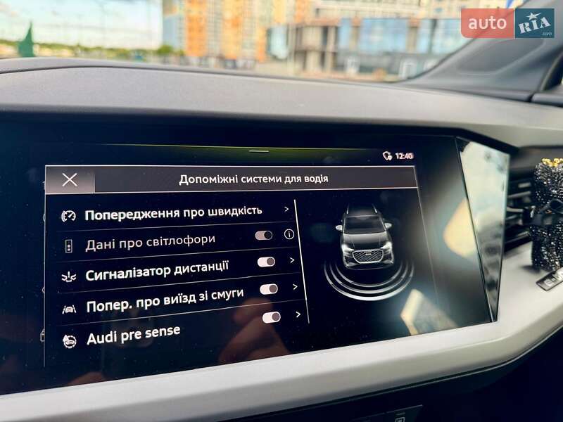 Позашляховик / Кросовер Audi Q4 e-tron 2022 в Києві