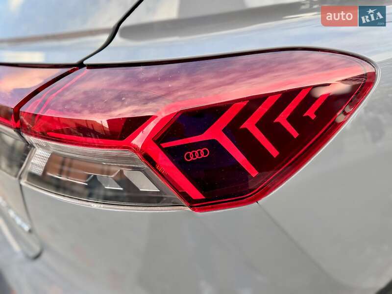 Позашляховик / Кросовер Audi Q4 e-tron 2022 в Києві