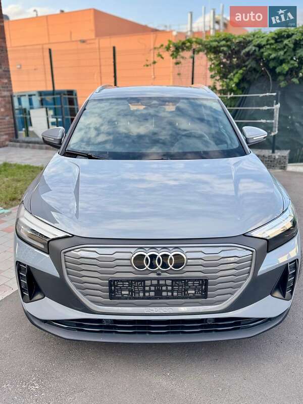 Позашляховик / Кросовер Audi Q4 e-tron 2022 в Києві