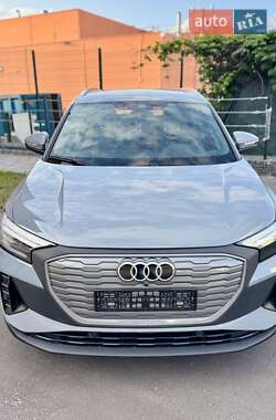 Внедорожник / Кроссовер Audi Q4 e-tron 2022 в 