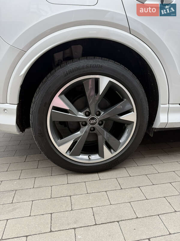 Внедорожник / Кроссовер Audi Q4 e-tron 2023 в Чернигове