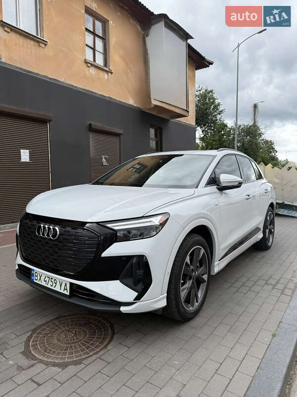 Внедорожник / Кроссовер Audi Q4 e-tron 2023 в 